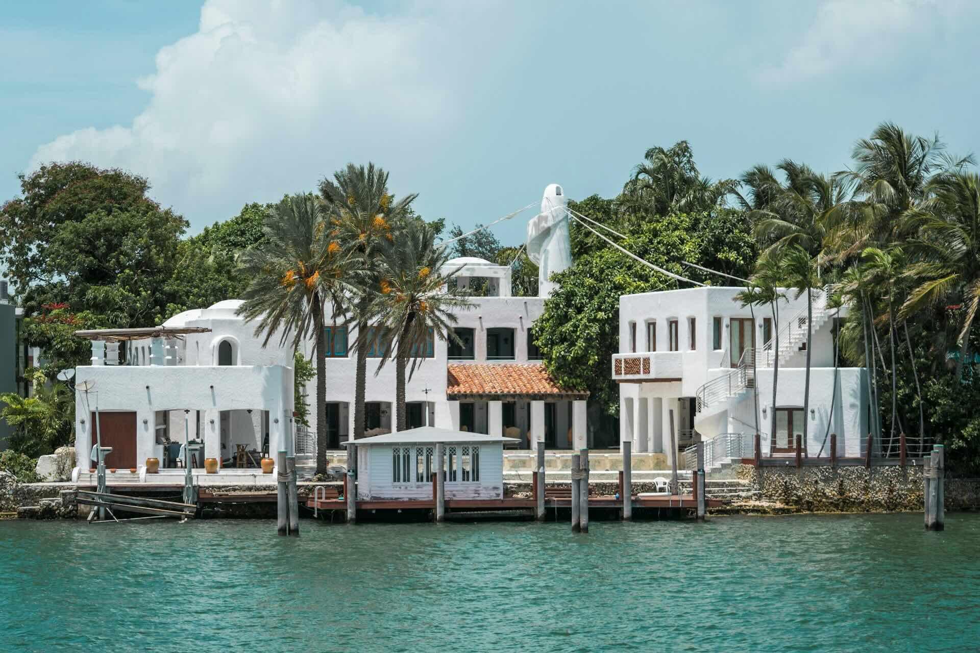 Miami Waterfront Homes: The Boater’s Buying Guide