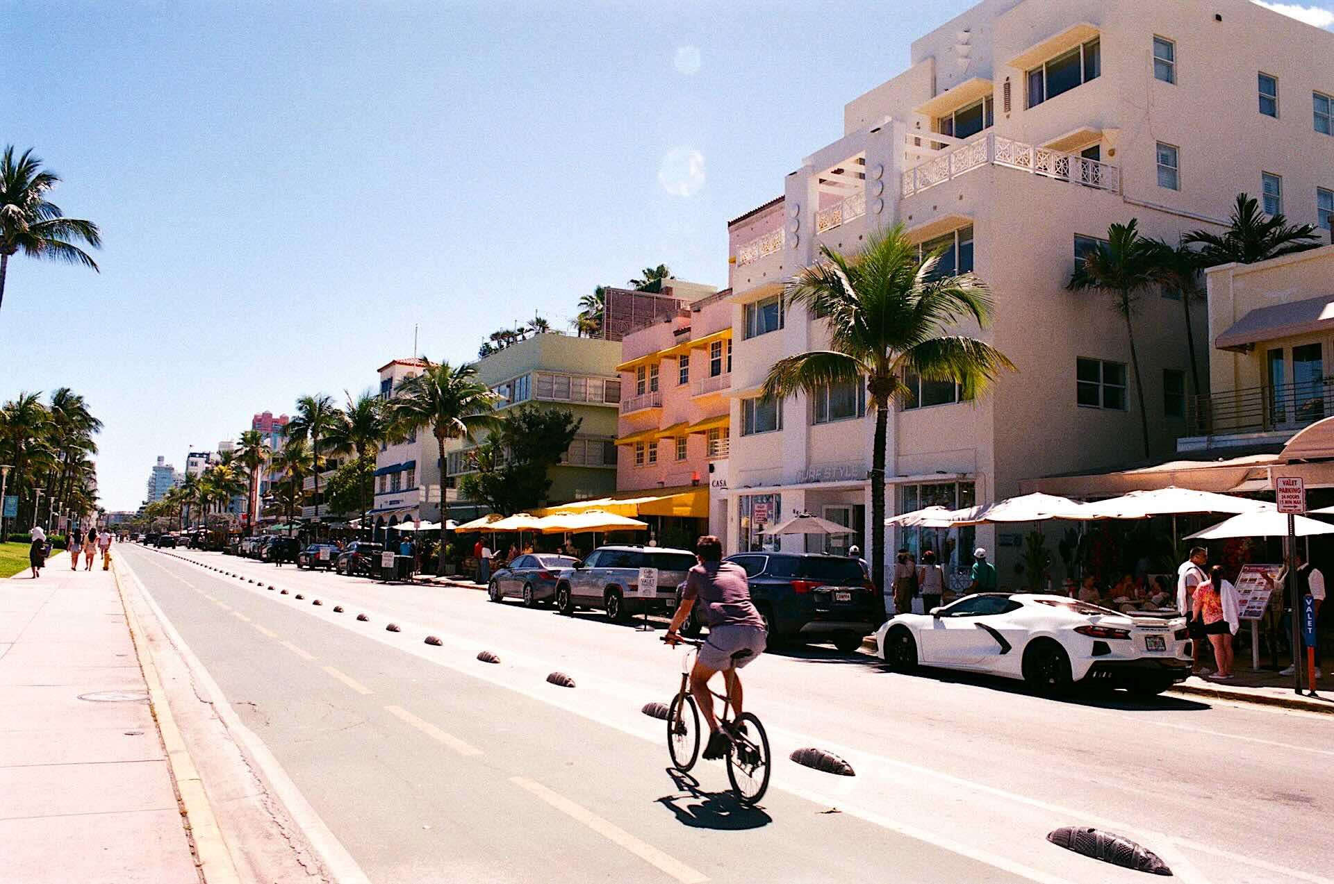Need a car in Miami? Walkability, Biking and Transportation Tips